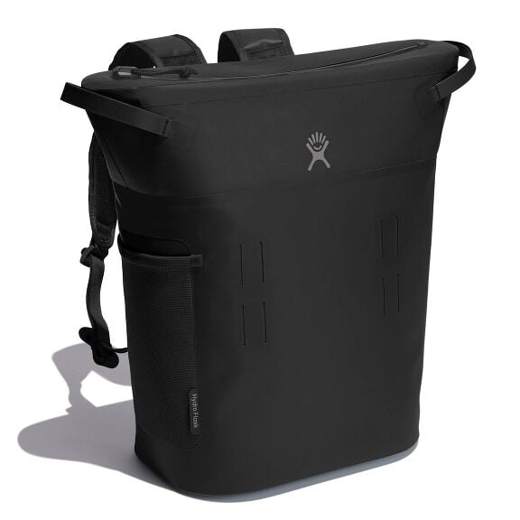 20-l-day-escapetm-pack-z0 20-l-day-escape-soft-cooler-pack-black-angled_1_1.jpg