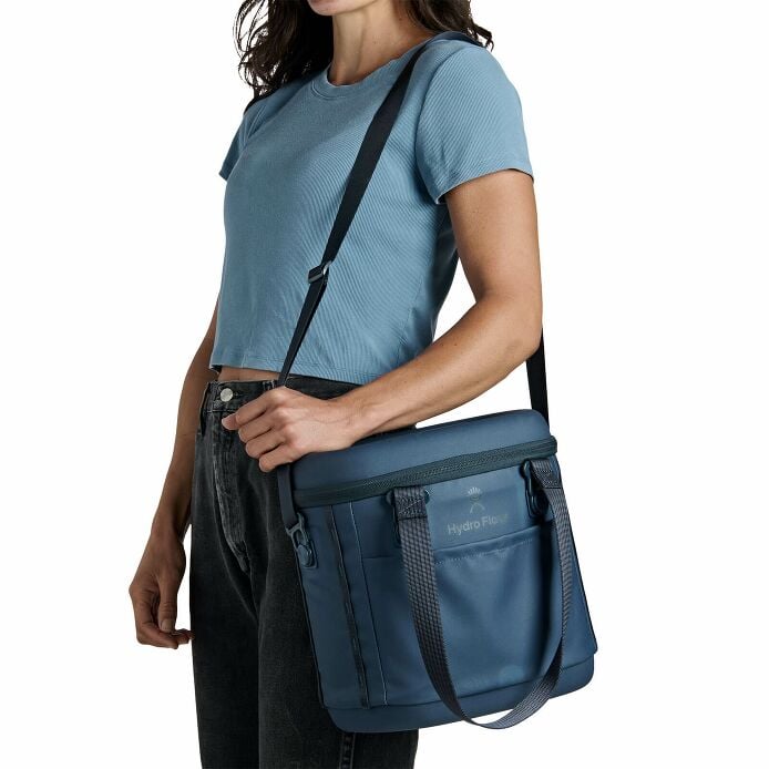 carryouttm-soft-cooler-10-l-m2 250815_hydro_s26_hb_14560_1_4.jpg