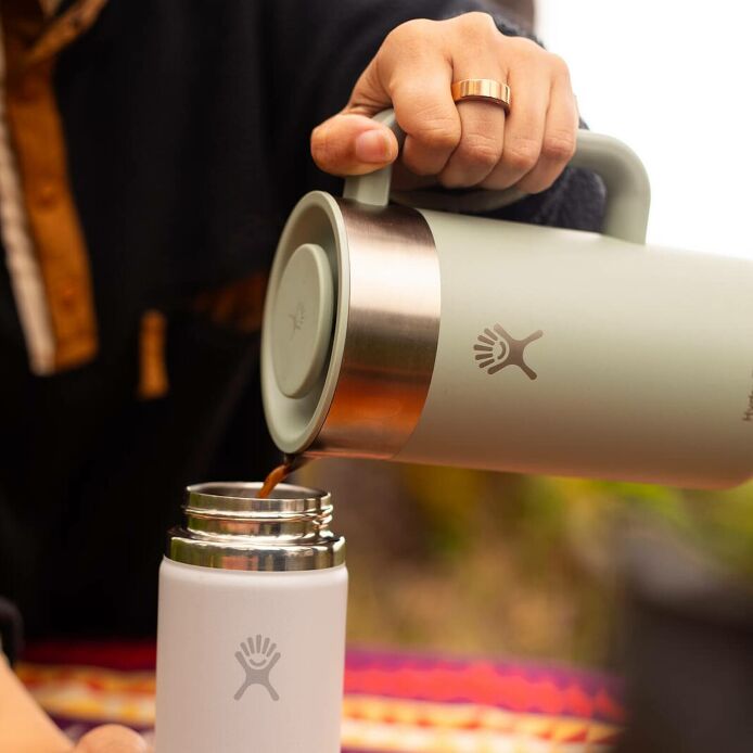 32-oz-insulated-french-press-t0 2706_johnson_s25summertravel_camping_pouring_303a0287_1_.jpg