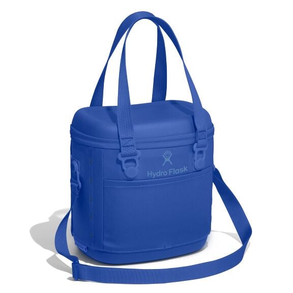 carryouttm-soft-cooler-10-l-m2 6pco382_carryout_cooler_10l_capri_blue_angled_1.jpg