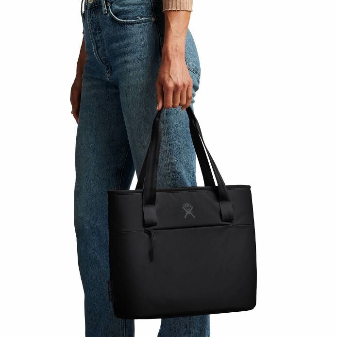 8-l-insulated-lunch-tote-p5 8l-tote-black-hb.jpg