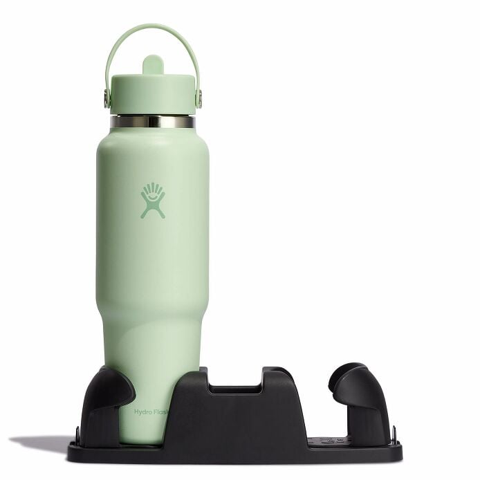 40-oz-travel-bottle-with-flex-straw-cap-p3 aloe-travel-bottle-in-cuplholder_3_3_1.jpg