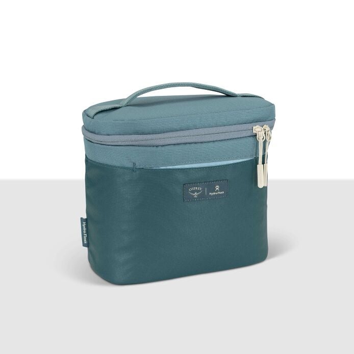 osprey-axis-x-hydro-flask-campus-essentials-bundle-z0 axisxhydroflask_s26_detail1_cascadeblue_10007249_1.jpg