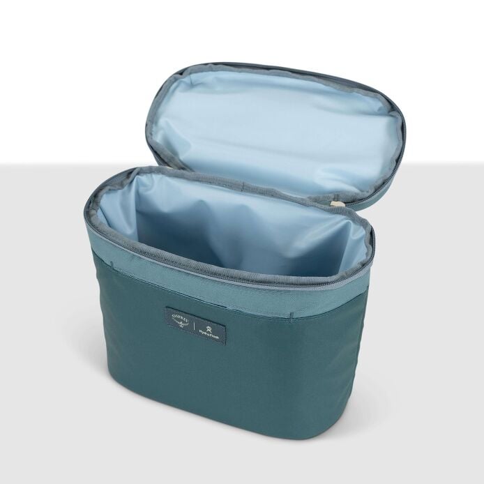 osprey-axis-x-hydro-flask-campus-essentials-bundle-z0 axisxhydroflask_s26_detail2_cascadeblue_10007249_1.jpg