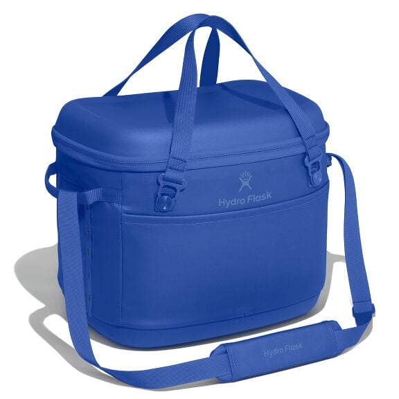 carryouttm-soft-cooler-30-l-n3 cpco382_carryout_cooler_30l_capri_blue_angled_1.jpg