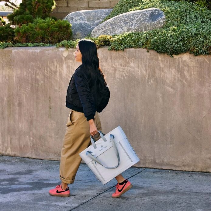 carryouttm-soft-cooler-tote-20-l-u3 hf_carryout_bouwer_d2_l1_stone_steps_0066_1.jpg