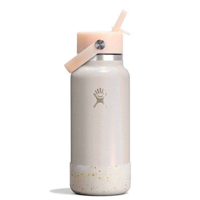 medium-boot-n8 le-f25w32-g-32-oz-wide-flex-straw-cap-glimmer-cream-straight-withboot_1_1_1.jpg