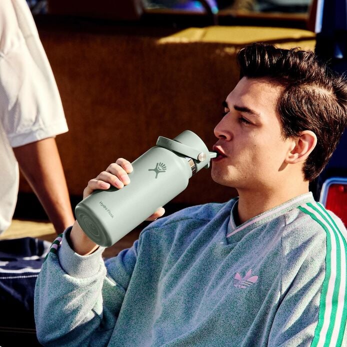 32-oz-wide-mouth-with-flex-straw-cap-s9 s25_tailgating_brouwer_exp-2028-06-01_04-6336_1__5.jpg